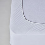 Cubre colchón protector de colchón acolchado impermeable y transpirable.